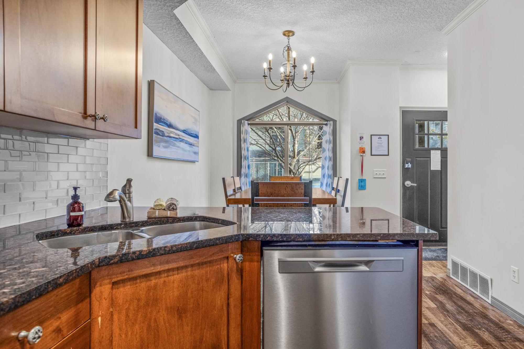Mystic Pool & Hot Tub Hosted By Little Sister Getaways Apartment Canmore Exterior photo