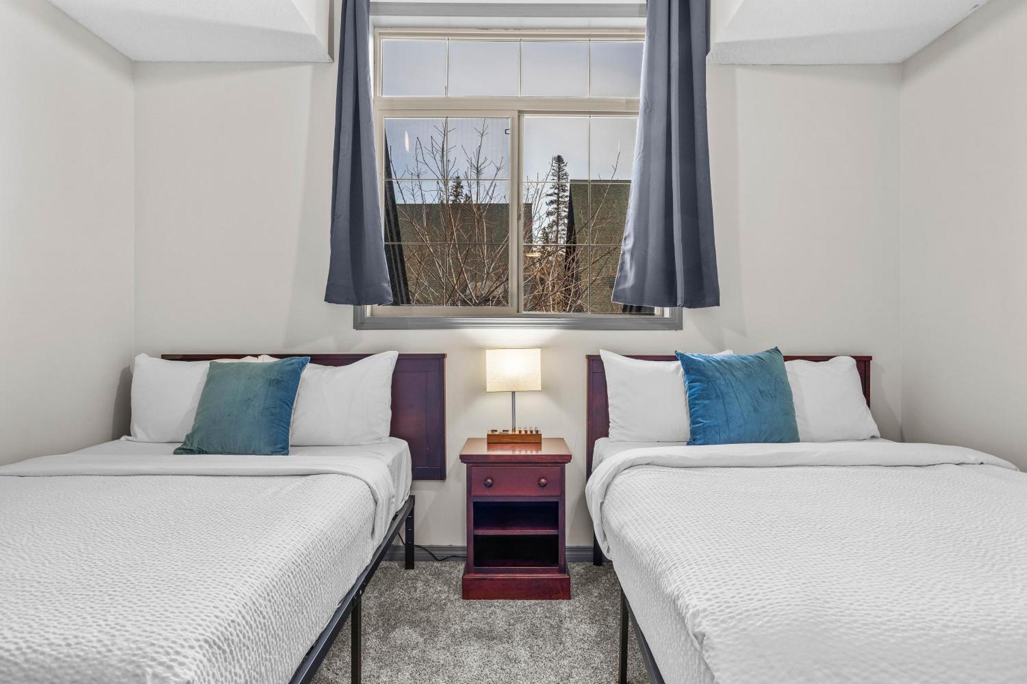 Mystic Pool & Hot Tub Hosted By Little Sister Getaways Apartment Canmore Exterior photo