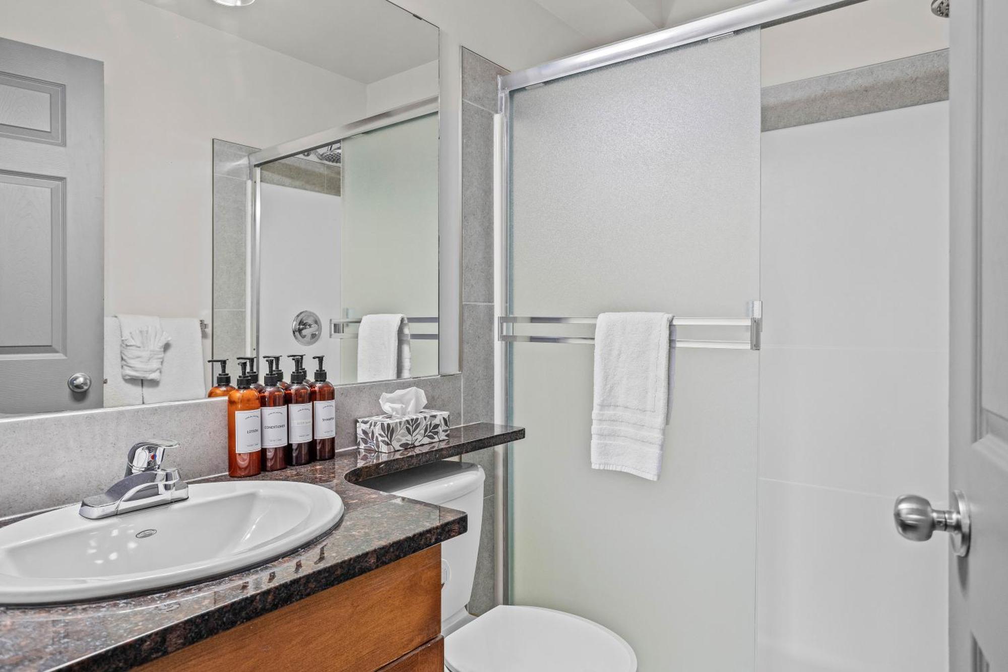 Mystic Pool & Hot Tub Hosted By Little Sister Getaways Apartment Canmore Exterior photo