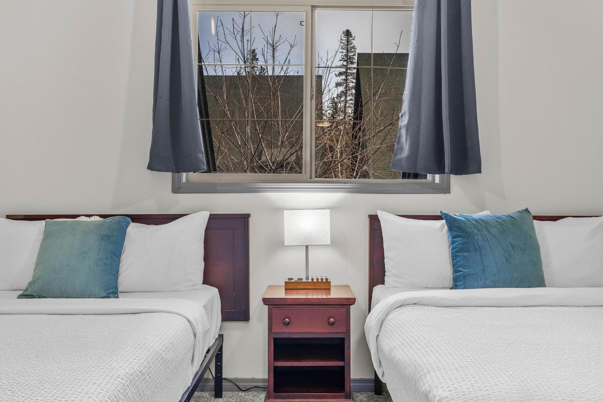 Mystic Pool & Hot Tub Hosted By Little Sister Getaways Apartment Canmore Exterior photo