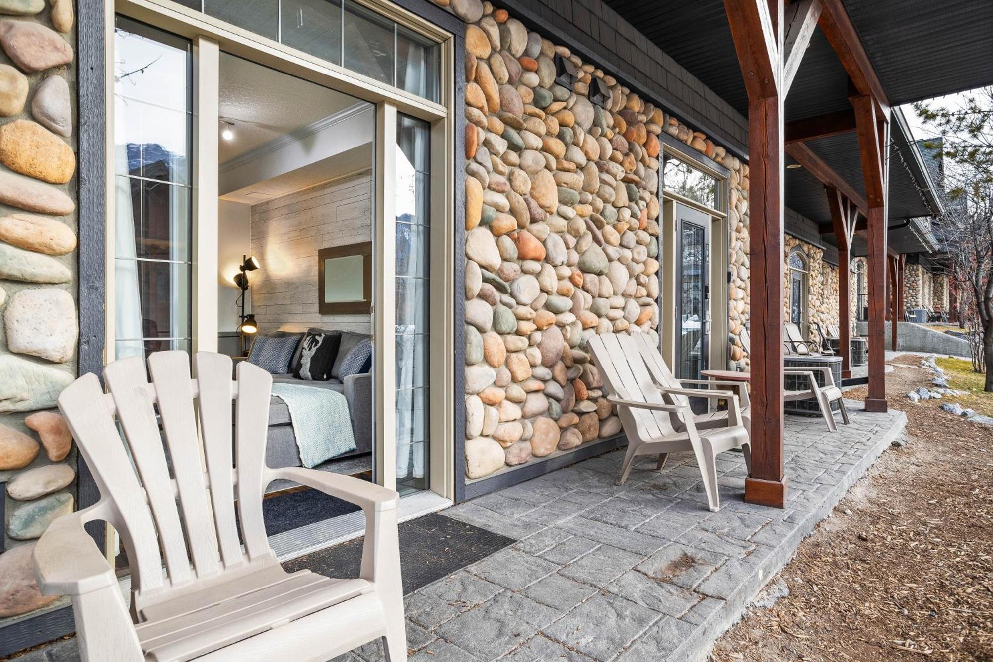 Mystic Pool & Hot Tub Hosted By Little Sister Getaways Apartment Canmore Exterior photo