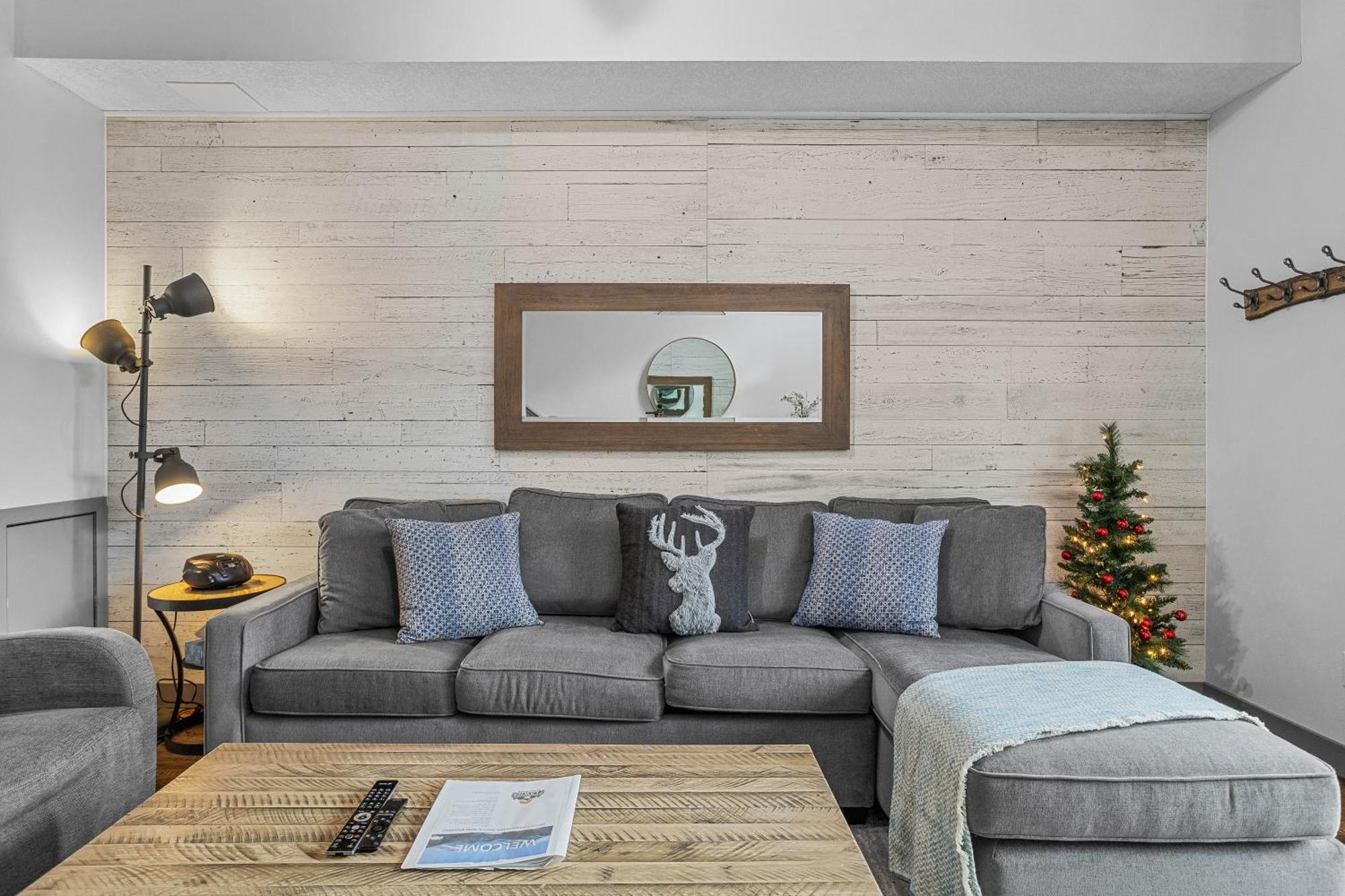 Mystic Pool & Hot Tub Hosted By Little Sister Getaways Apartment Canmore Exterior photo