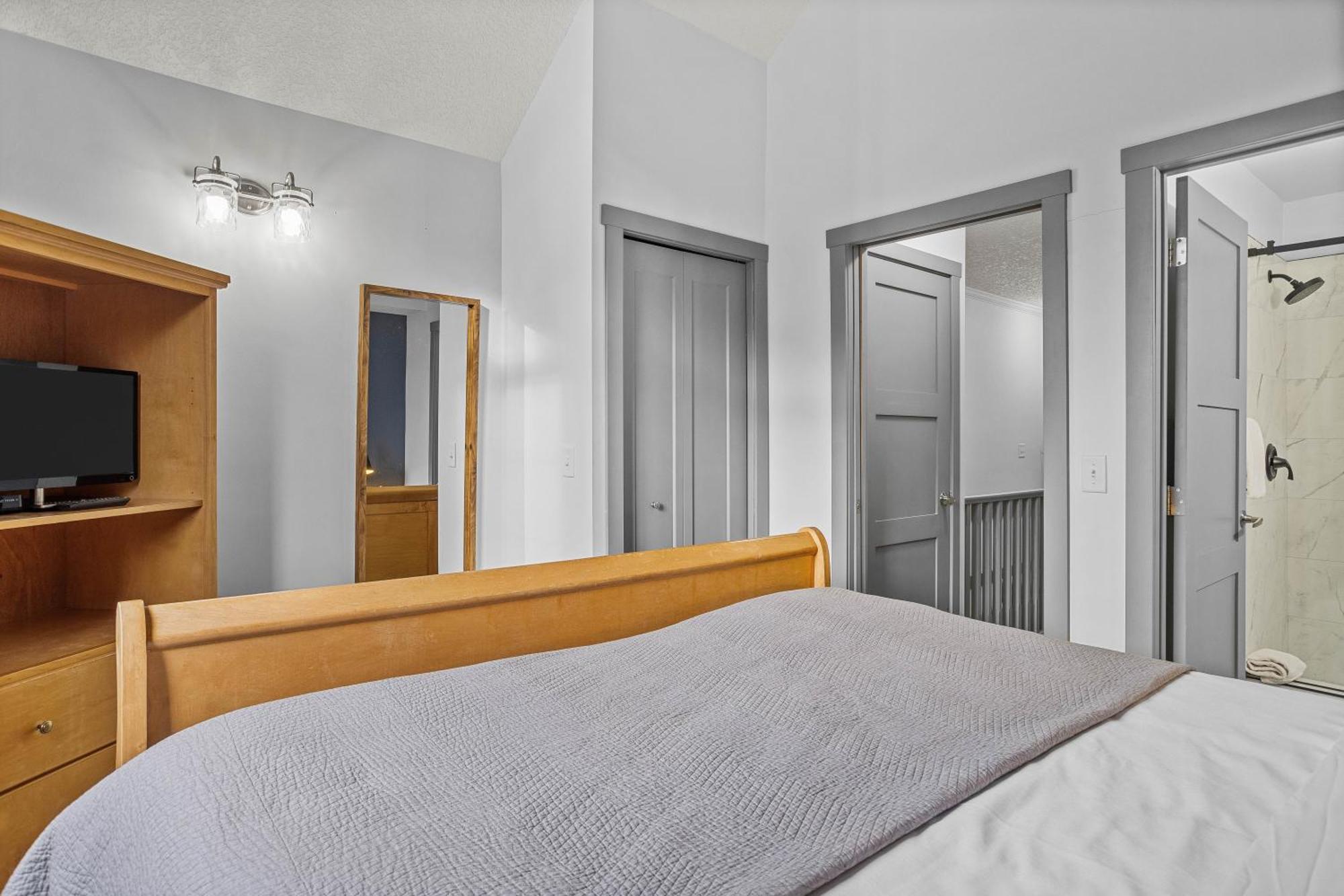 Mystic Pool & Hot Tub Hosted By Little Sister Getaways Apartment Canmore Exterior photo